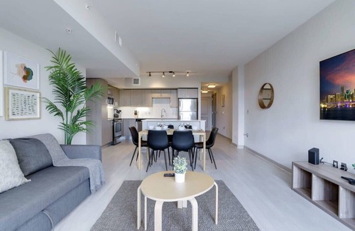 Crystal City Apartment | Exclusive Apartment W Prime Location @Crystal City