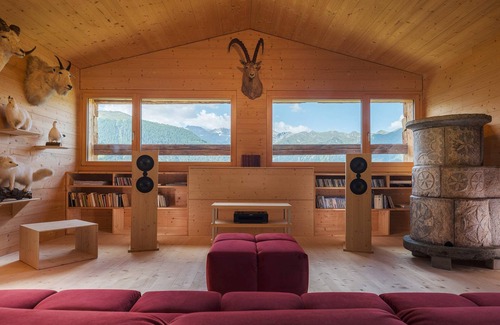Saint-Martin House | Exclusive architectural chalet at 1,600 metres, 4-6 pers. in impressive location