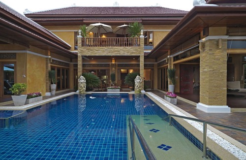 South Pattaya Villa | Exclusive Balinese 7BR Villa for rent