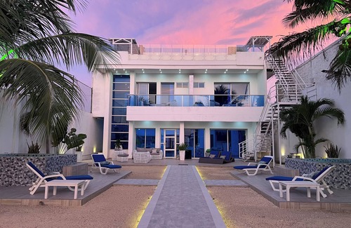 La Boquilla Villa | exclusive beach mansion