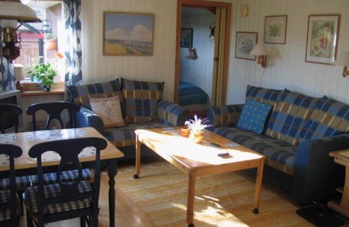 Degeberga Cottage | Exclusive beach house 40 meters from the sea, cycling and walking trails around the corner.