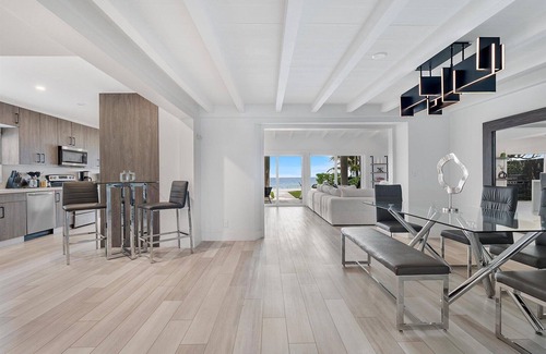 Lauderdale Beach Villa | Exclusive Beachfront with Sauna and Gym