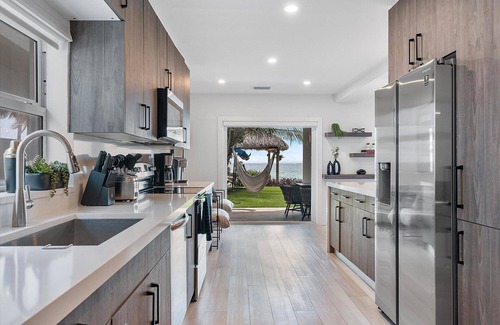 Lauderdale Beach Villa | Exclusive Beachfront with Sauna and Gym