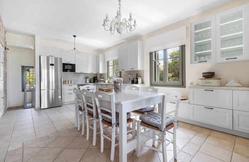 Kilada Villa | Exclusive Beachfront Villa with Swimming pool