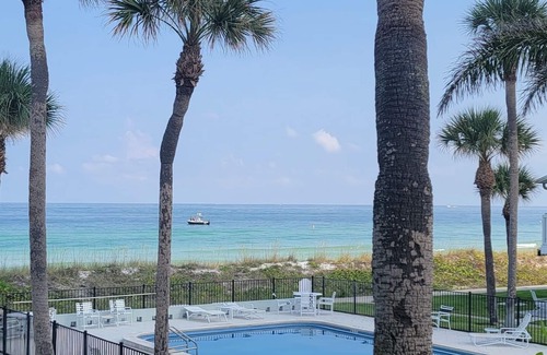 Belleair Beach House | Exclusive Belleair Beach, FloridanArt's Beach Retreat
