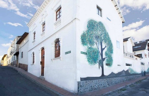 Centro Historico Apartment | EXCLUSIVE Boutique-Colonial Loft “Vista LosAndes” @ Quito Centro Historico