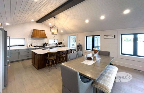 Gravenhurst Cottage | Exclusive Cottage with water views from all points