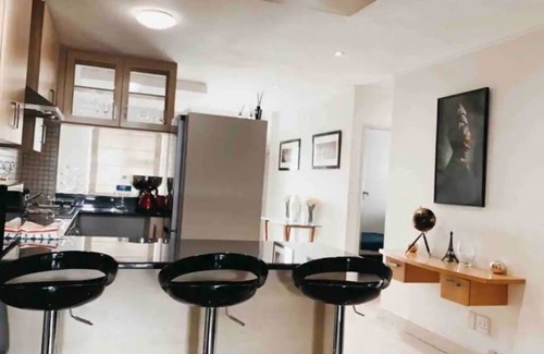 Greater Johannesburg Metropolitan Area House | Exclusive Cul-de-Sac: 2 Bed En-suite Lux Skyline