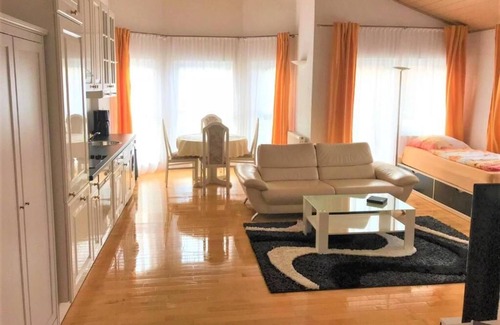 Bietigheim-Bissingen Apartment | Exclusive living with fireplace