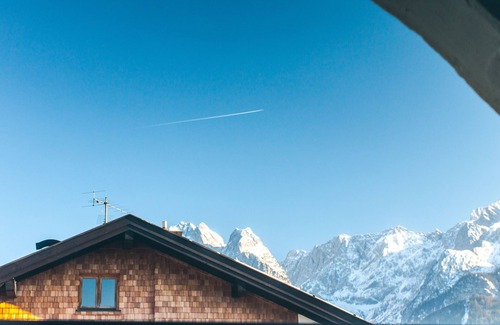 Garmisch-Partenkirchen Apartment | Exclusive holiday apartment with a fantastic view of the mountains
