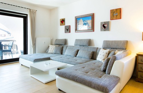 Garmisch-Partenkirchen Apartment | Exclusive holiday apartment with a fantastic view of the mountains