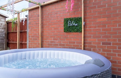 Thorpe Satchville House | Exclusive Deals l Last-Minute Reserve l Townhouse with Sleeps 6 l Braunstone Town , Leicester l By Zen Nights Short Lets & Serviced Accommodations