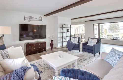 Duck Lake Peninsula House | Exclusive Duck Lake Peninsula!