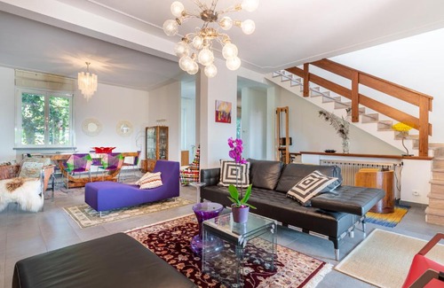 Langhirano Apartment | Exclusive Duplex Villa con piscina e vista