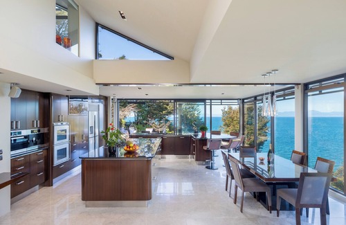 Ngaio Bay Cabin | Exclusive Entire Lodge