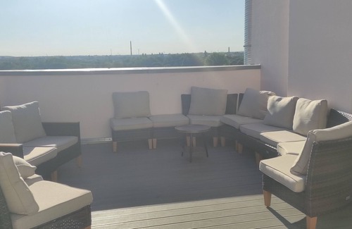 Bahnhofsviertel Apartment | Exclusive family residence with roof terrace, sauna and entertainment
