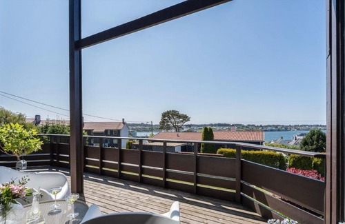 Haugesund Villa | Exclusive Family Villa in Haugesund - Lovely Ocean View, 5 Bedroom, Free parking