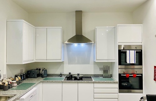 Barbican House | Exclusive Five Bedroom Family House