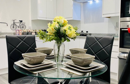 Barbican House | Exclusive Five Bedroom Family House