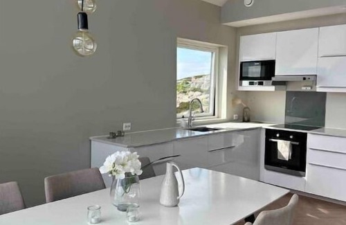 Steinsland Apartment | Exclusive fjord suite with beach access