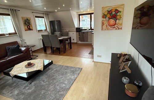 Dagersheim Condo | Exclusive fully furnished apartment near Daimler