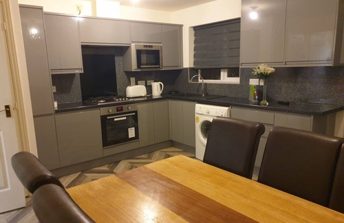 Newcastle-upon-Tyne House | Exclusive Mordern Townhouse - 5 mins drive from City Centre