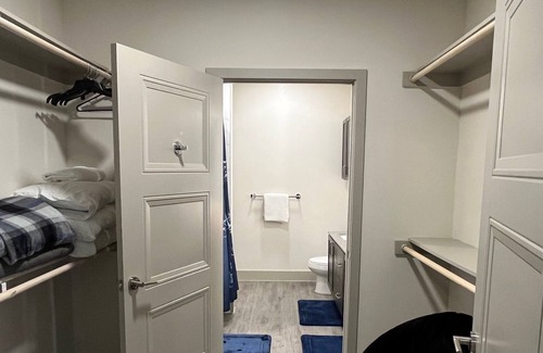 The Woodlands Apartment | 💎Exclusive Hidden Gem/King Bed/Romantic Night