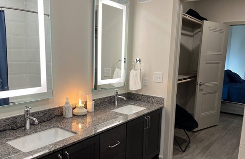 The Woodlands Apartment | 💎Exclusive Hidden Gem/King Bed/Romantic Night
