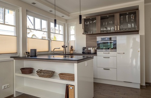 Zingst House | Exclusive holiday home, only 200m to the beach, 3 bedrooms, 2 bathrooms, sauna, fireplace, WiFi, WMA