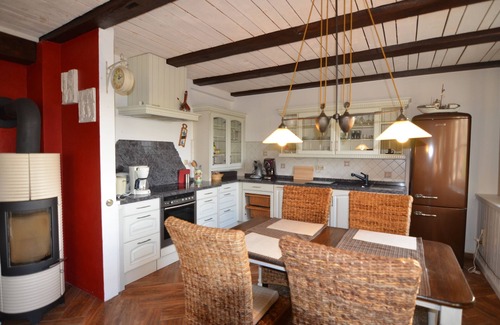 Trent House | Exclusive holiday home with fireplace, large terrace and garden + free laundry package