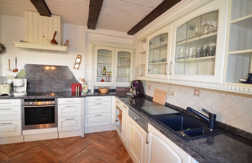 Trent House | Exclusive holiday home with fireplace, large terrace and garden + free laundry package