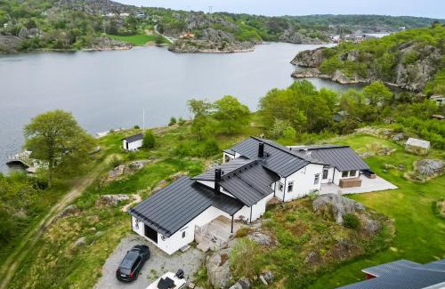 Nosund Villa | Exclusive house with private boathouse