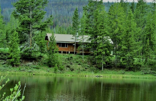 Dubois Cabin | Exclusive Lake-front Cabin at Lava Creek Ranch.