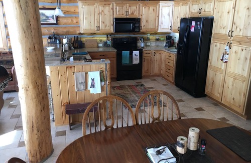 West Yellowstone Cabin | Exclusive Lake Front Log Home Minutes From Yellowstone Park