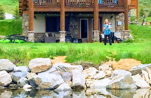 West Yellowstone Cabin | Exclusive Lake Front Log Home Minutes From Yellowstone Park
