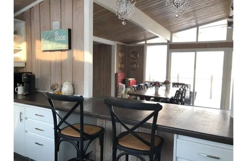 Barrie Cottage | Exclusive Lakefront House on Private Lake