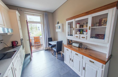 Sud Apartment | Exclusive large central apartment with balcony & stucco
