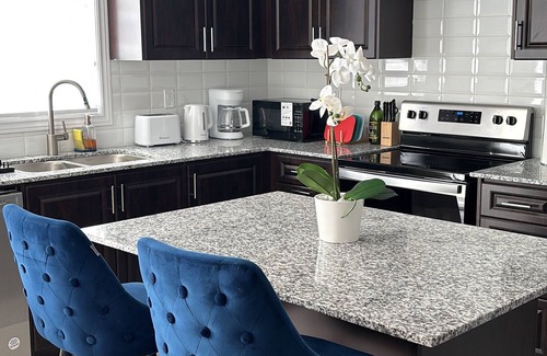 Vaughan House | EXCLUSIVE Luxury Brand New 3-bedroom townhome: Family friendly in Kleinburg