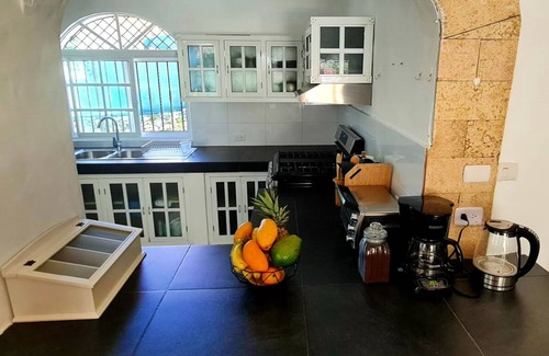 La Mulata Villa | Exclusive Luxury Getaway: 6 BRM Tropical Villa, Just 5 Minutes from Beaches