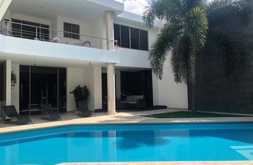 Cali House | Exclusive luxury house with pool