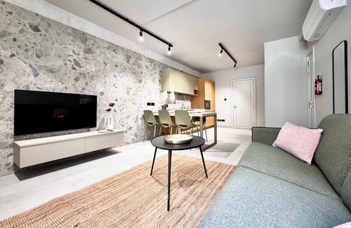 Gzira Apartment | Exclusive Maisonette Retreat off the Seafront