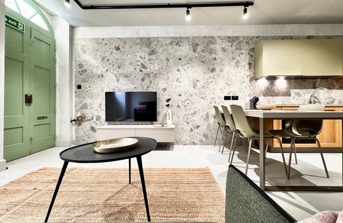 Gzira Apartment | Exclusive Maisonette Retreat off the Seafront
