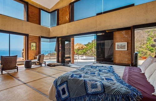 South Shore Hotel Area Cabin | Exclusive Master Suite - Casa Samo