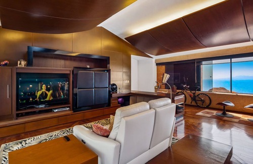 South Shore Hotel Area Cabin | Exclusive Master Suite - Casa Samo