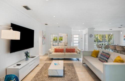 Biscayne Park House | Exclusive Miami House: Your Private Pool Paradise