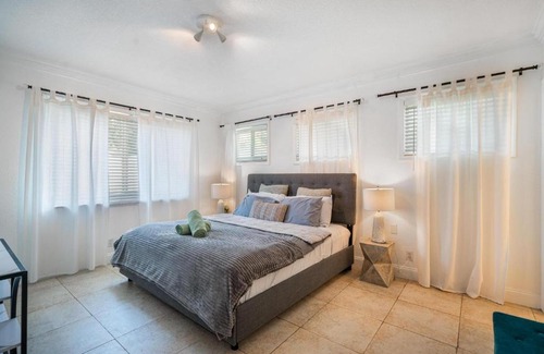 Biscayne Park House | Exclusive Miami House: Your Private Pool Paradise