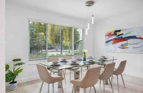 Biscayne Park House | Exclusive Miami House: Your Private Pool Paradise