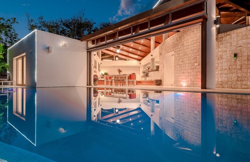 Playacar Fase I Villa | Exclusive Modern and private retreat overlooking the sea and next to Mayan Ruins