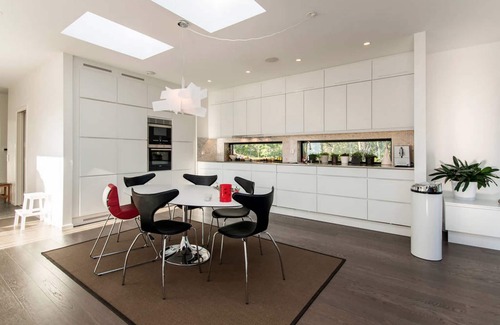 Svalnas House | Exclusive modern house 300 m from station. Close to city, water and nature
