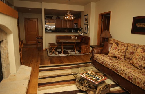 Edwards Condo | Exclusive Mountain Escape, Steps to Slopes!